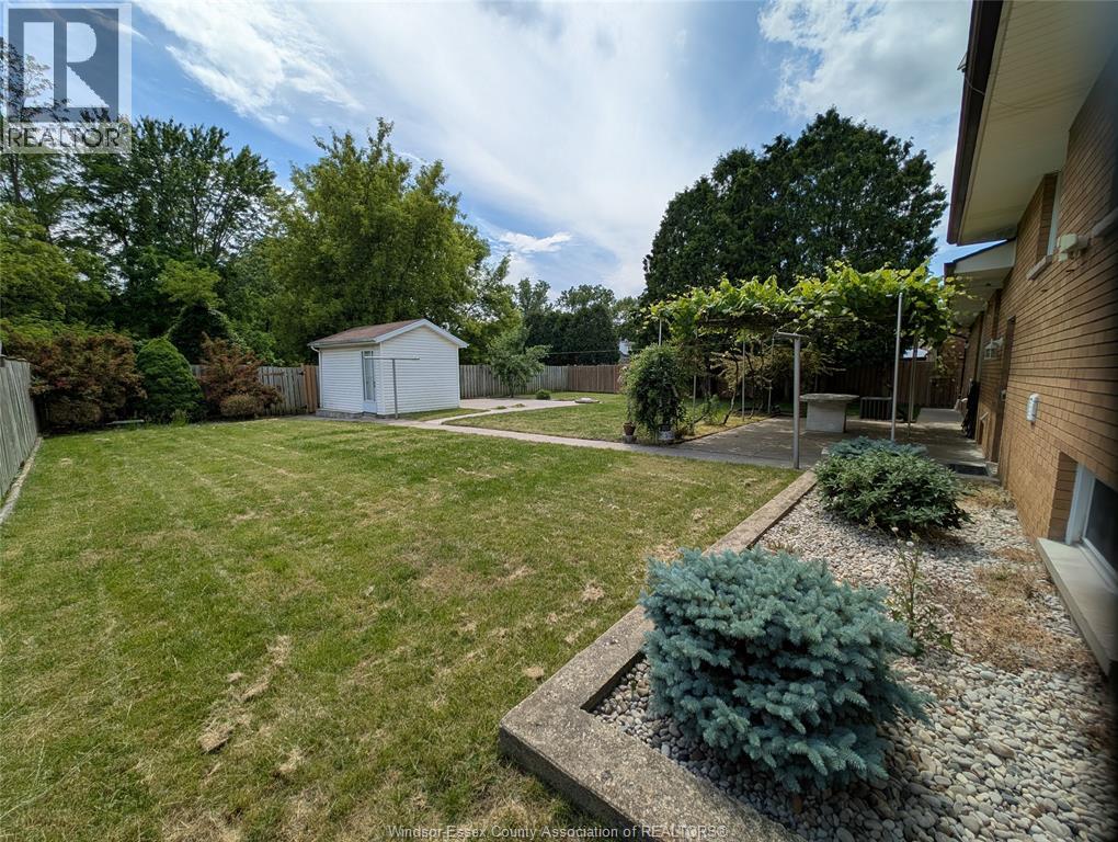1867 Kent, Windsor, Ontario  N9E 3R4 - Photo 30 - 26011112