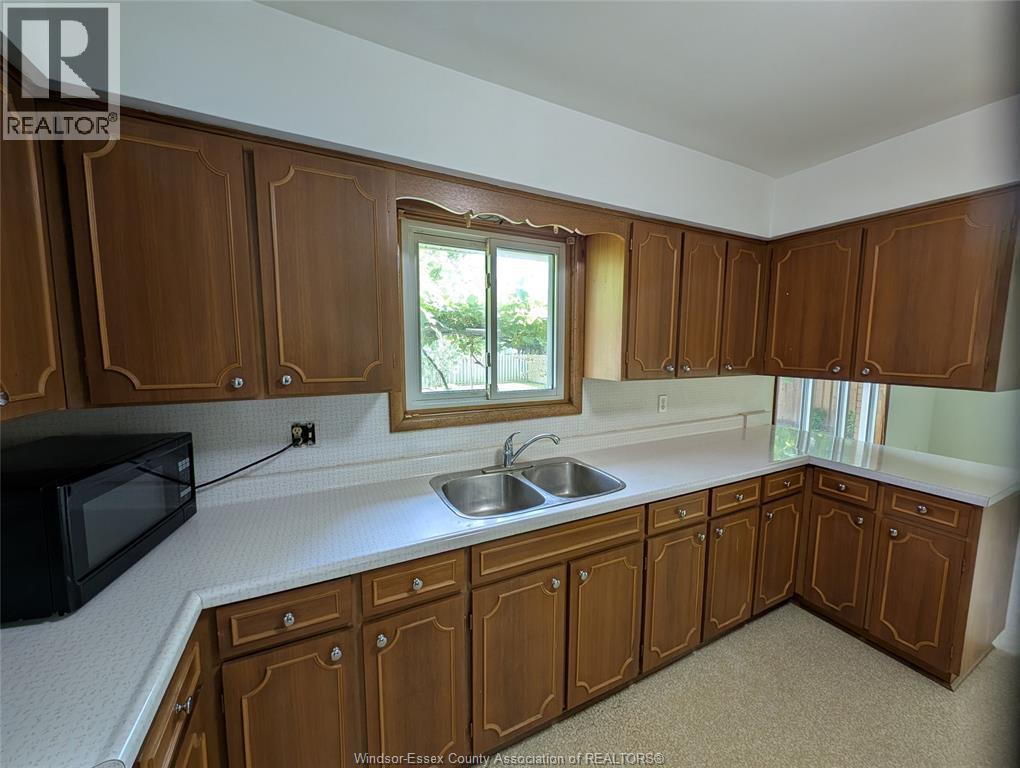 1867 Kent, Windsor, Ontario  N9E 3R4 - Photo 7 - 26011112