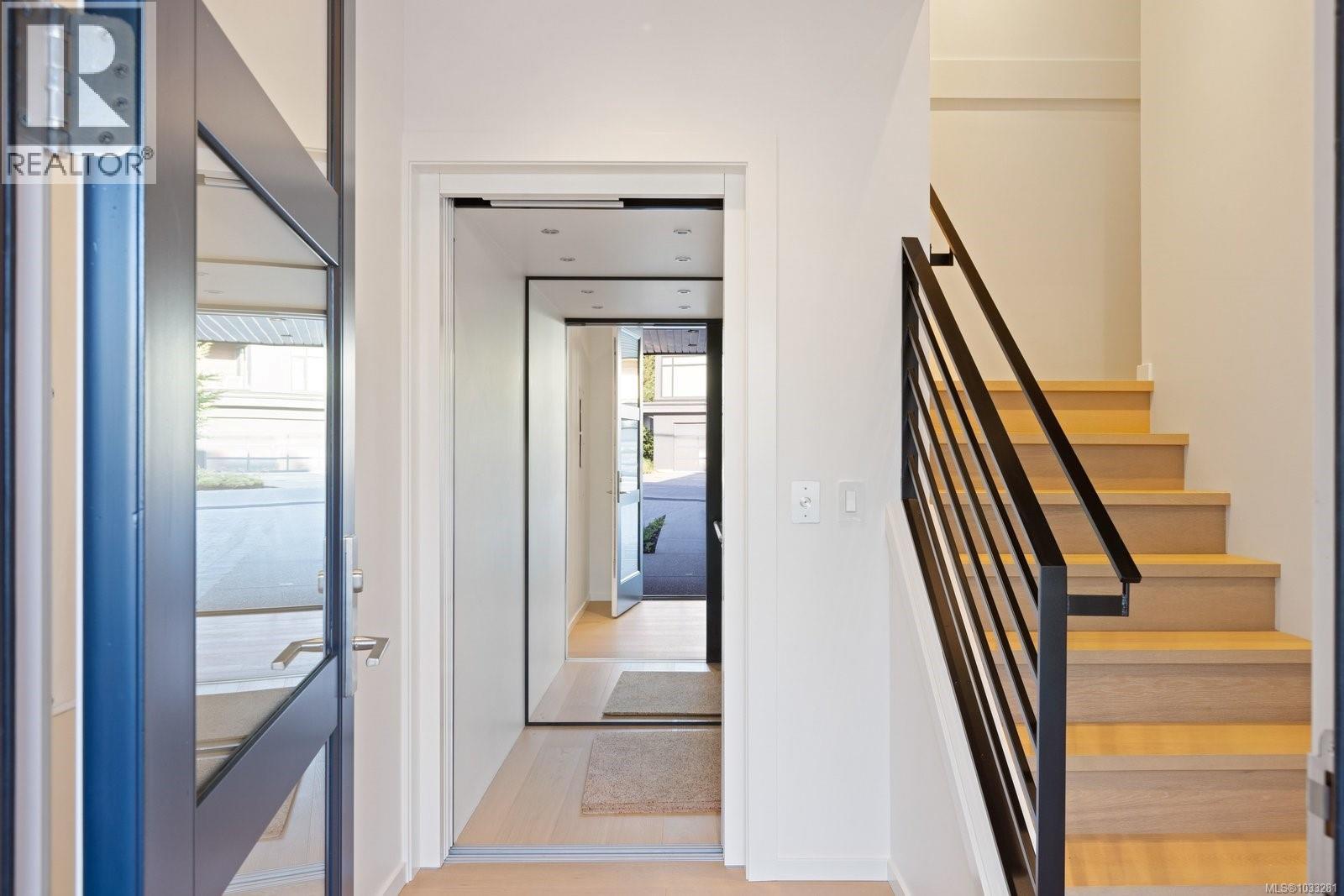 302 10393 Allbay Rd, Sidney, British Columbia  V8L 2N8 - Photo 18 - 1033281