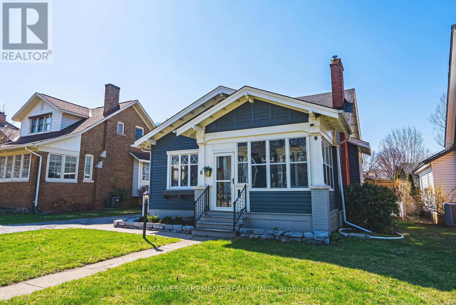6 NELLES BOULEVARD, Grimsby, Ontario