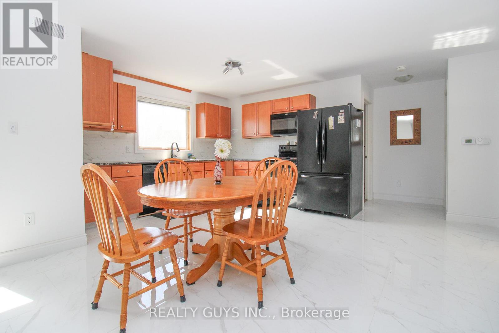 223 Crosby Drive, Kawartha Lakes, Ontario  K0M 1A0 - Photo 19 - X12917898