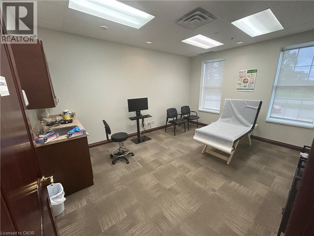 697 Coronation Boulevard Unit# 3, Cambridge, Ontario  N1R 3G5 - Photo 3 - 40830242