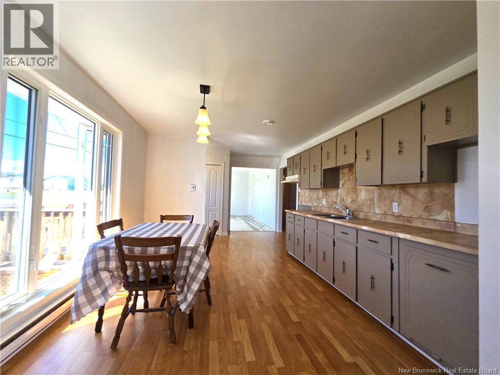 169 Rue Louis De Lanteigne, Caraquet, New Brunswick  E1W 1A9 - Photo 3 - NB139092