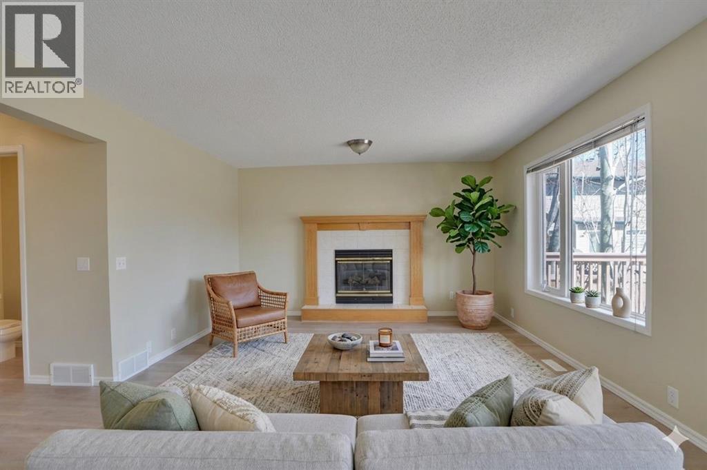 6 Somerset Close SW, Calgary, Alberta  T2Y 3C5 - Photo 9 - A2309238