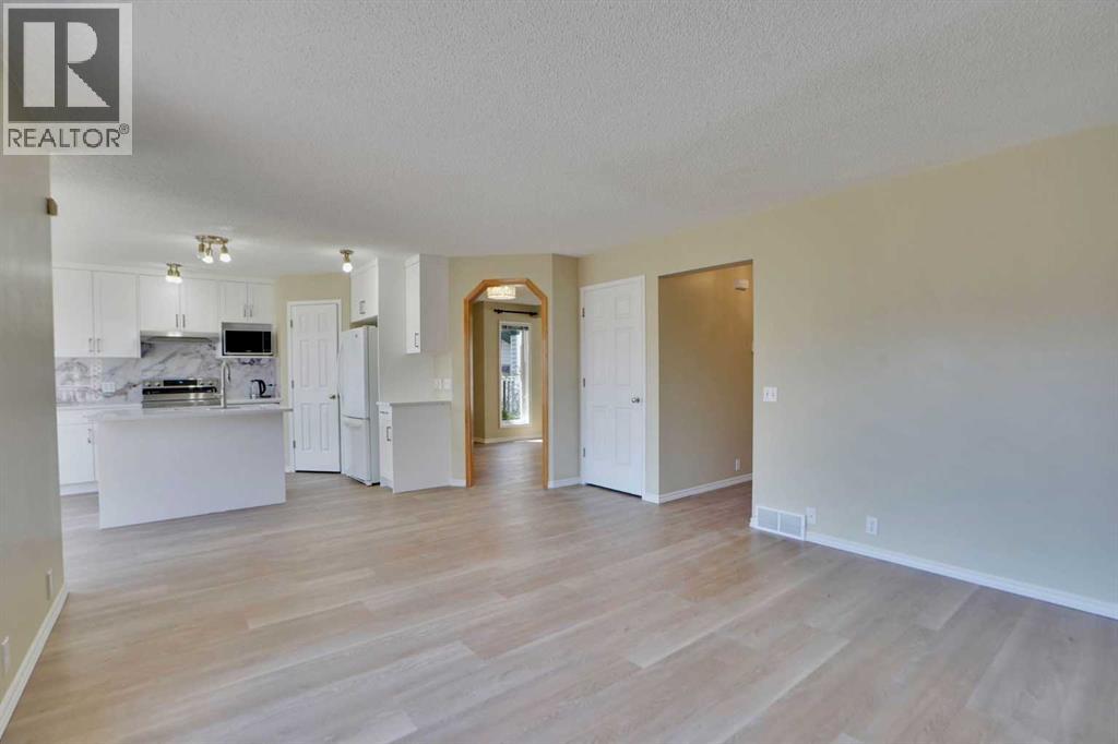 6 Somerset Close SW, Calgary, Alberta  T2Y 3C5 - Photo 18 - A2309238