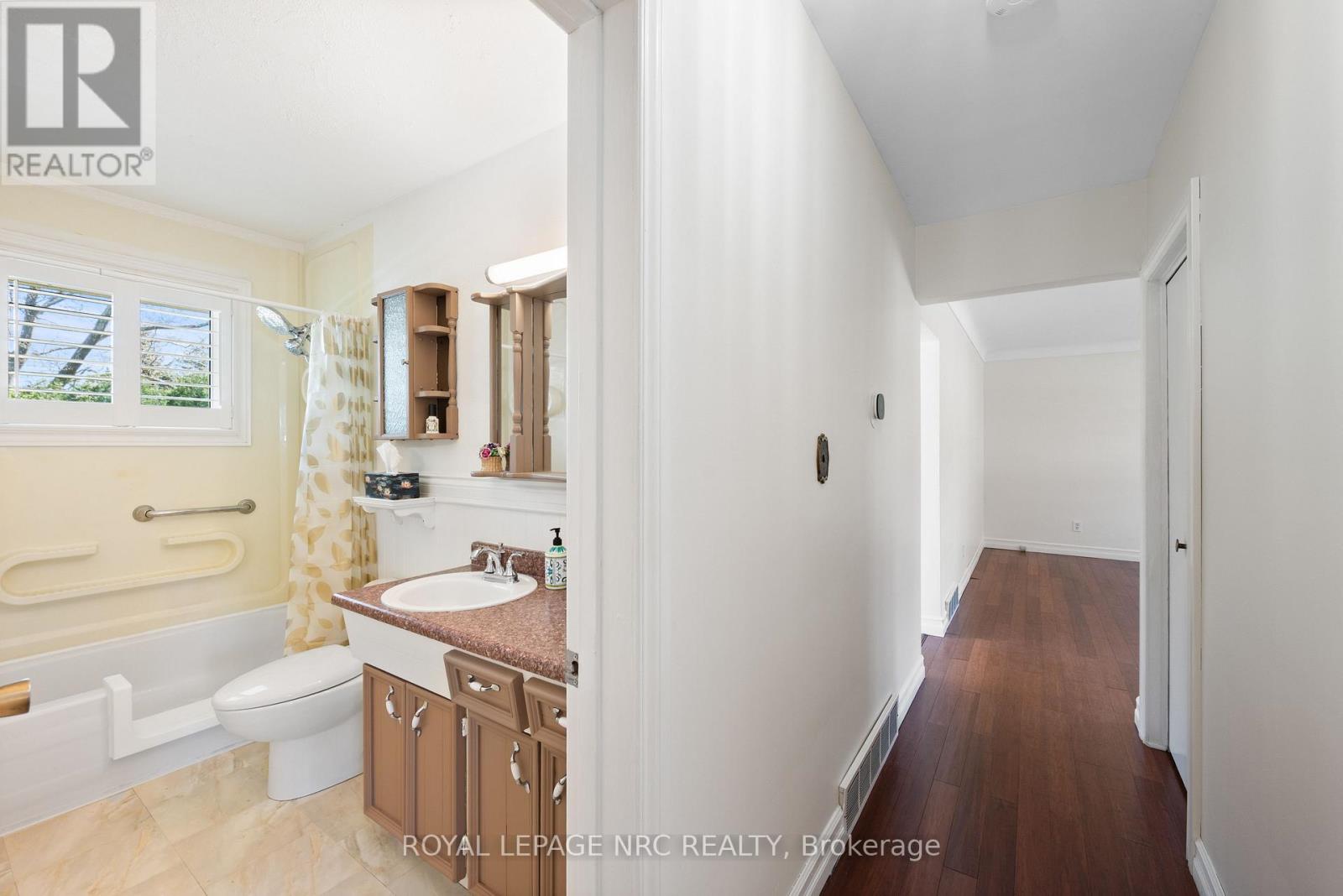 12 Glenview Avenue E, St. Catharines, Ontario  L2N 2Z6 - Photo 10 - X13126730