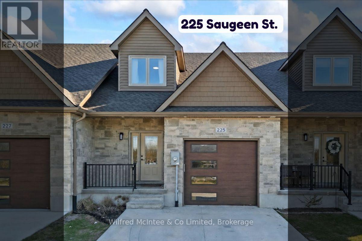 225 Saugeen Street, Saugeen Shores, Ontario  N0H 2L0 - Photo 1 - X12828372