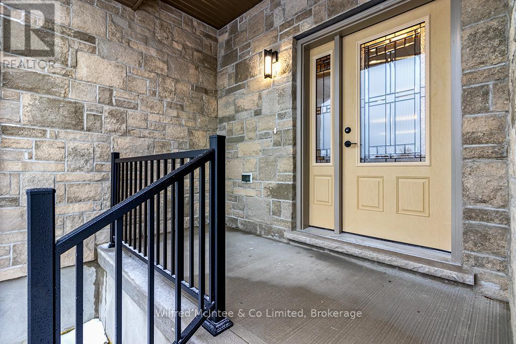 225 Saugeen Street, Saugeen Shores, Ontario  N0H 2L0 - Photo 12 - X12828372