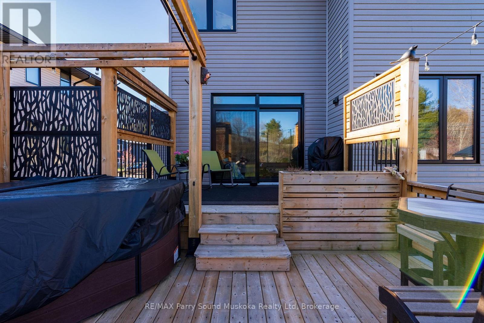 44 Dennis Drive, Parry Sound, Ontario  P2A 0E6 - Photo 38 - X12890258