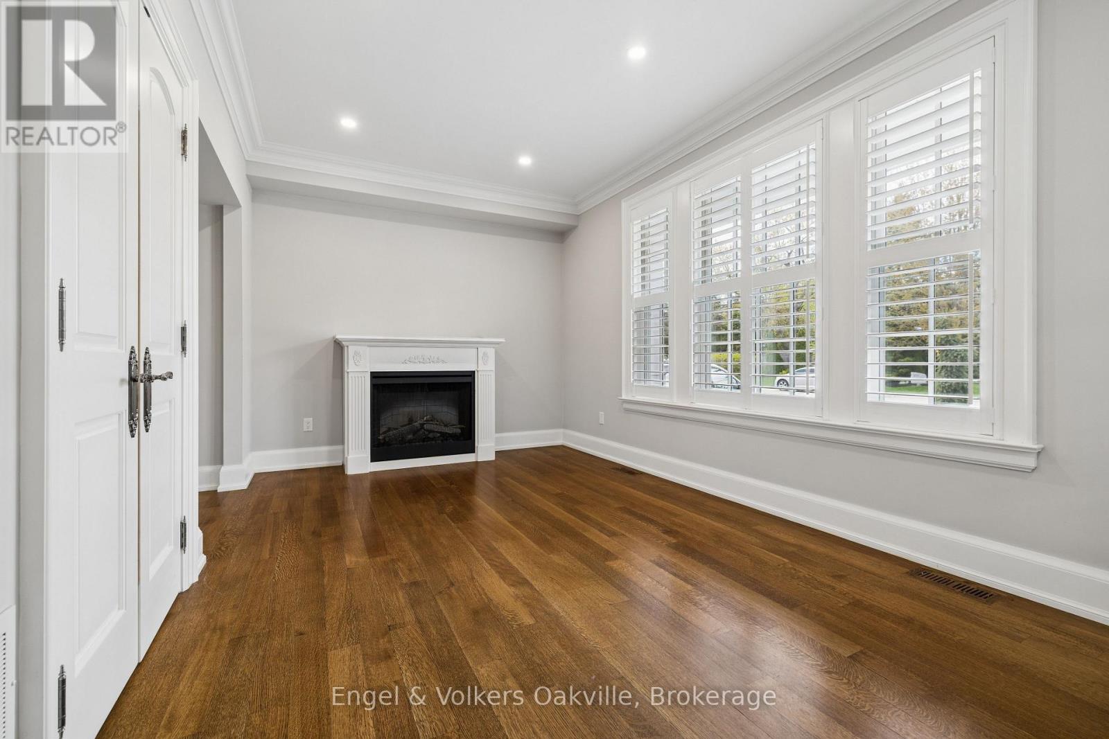 1182 Streambank Drive, Mississauga, Ontario  L5H 1W8 - Photo 9 - W13126744