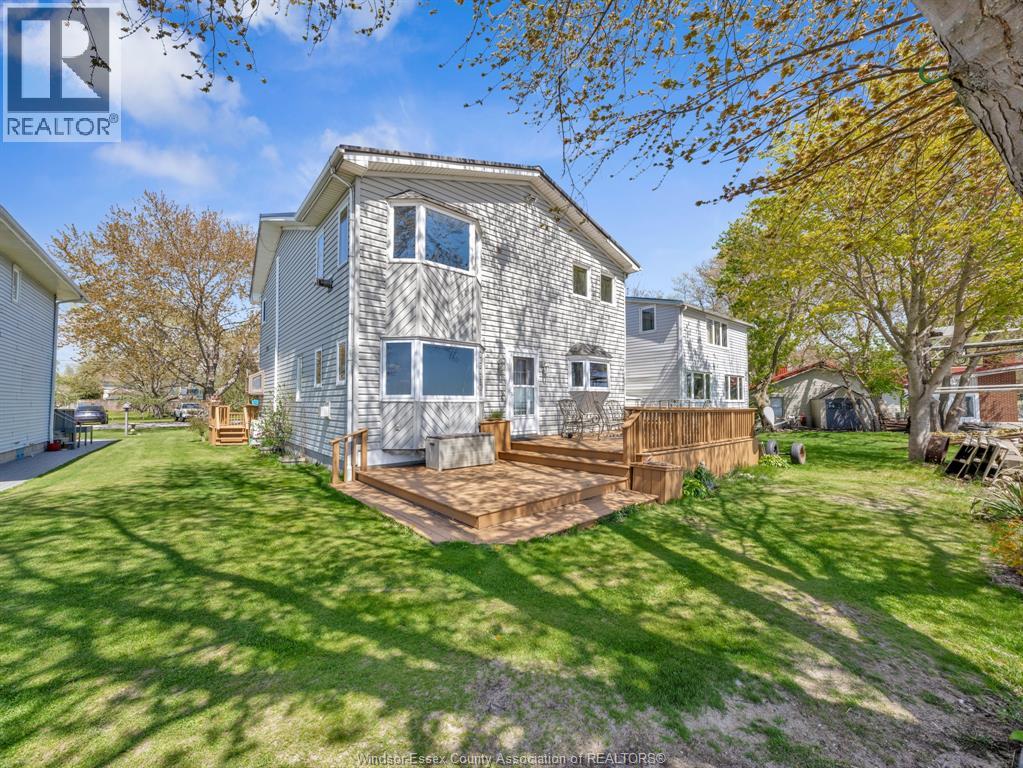 545 LAKEVIEW AVENUE, Essex, Ontario