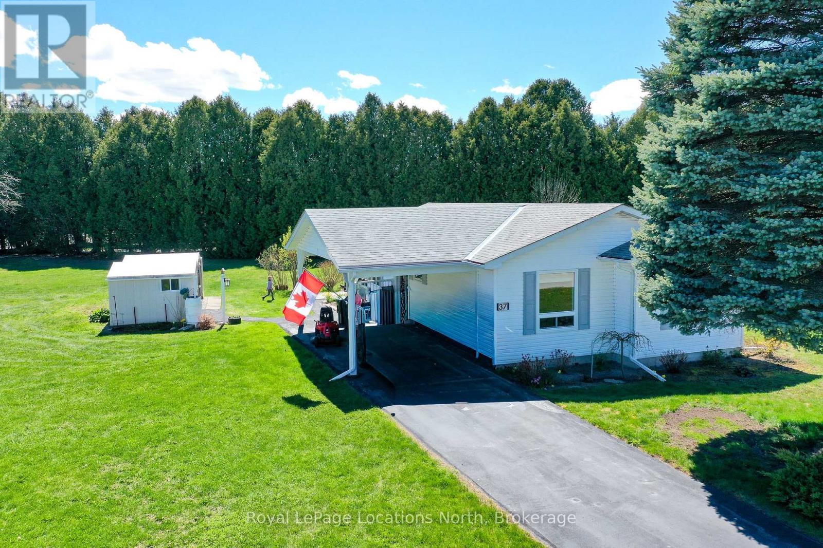 37 INDIANA AVENUE, Wasaga Beach, Ontario