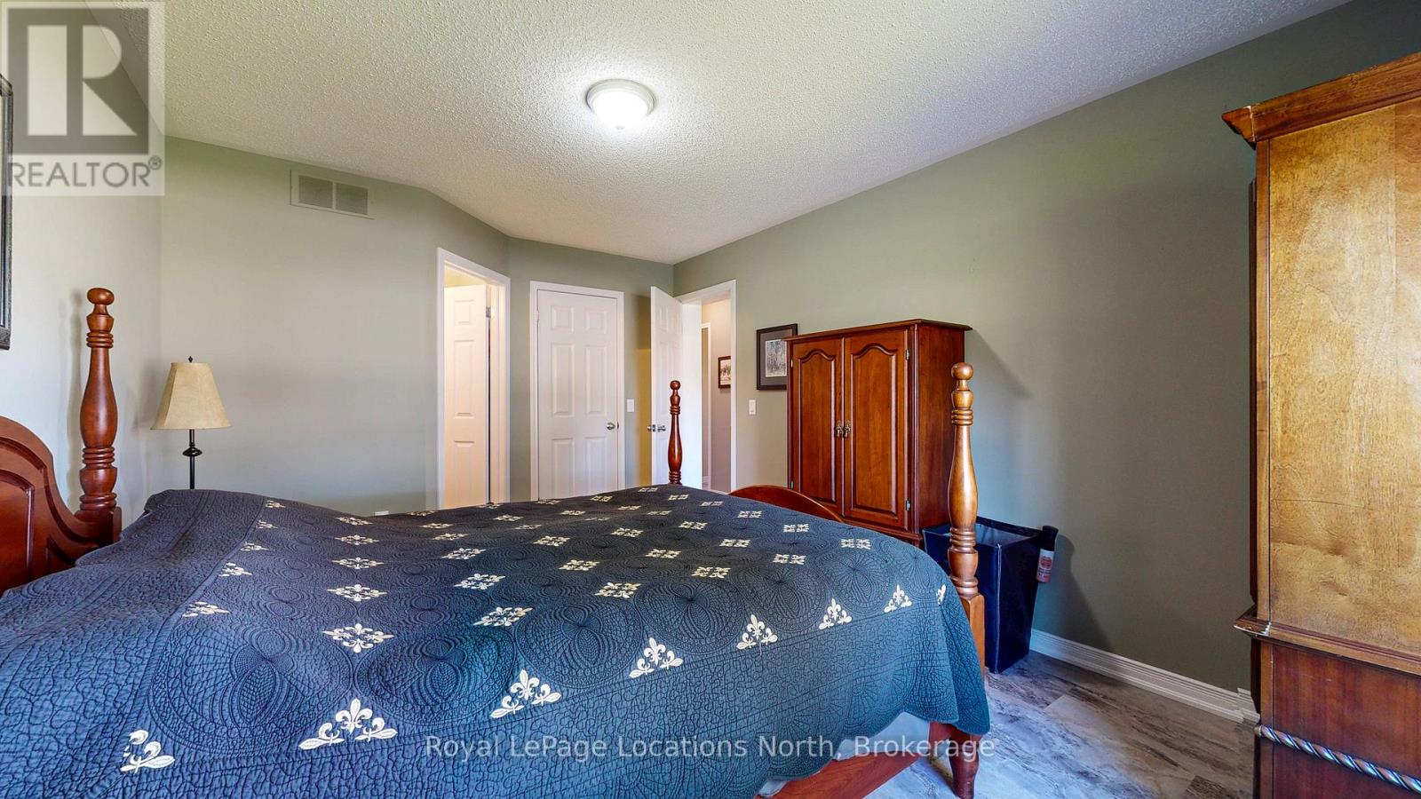 37 Indiana Avenue, Wasaga Beach, Ontario  L9Z 3A8 - Photo 14 - S13127006
