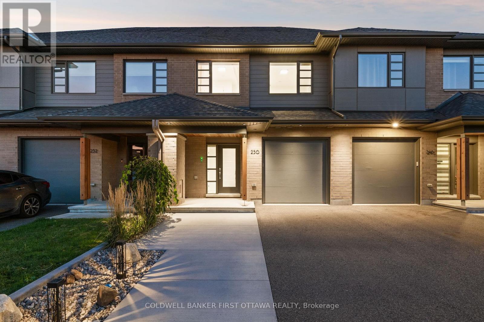250 BIG DIPPER STREET, Ottawa, Ontario