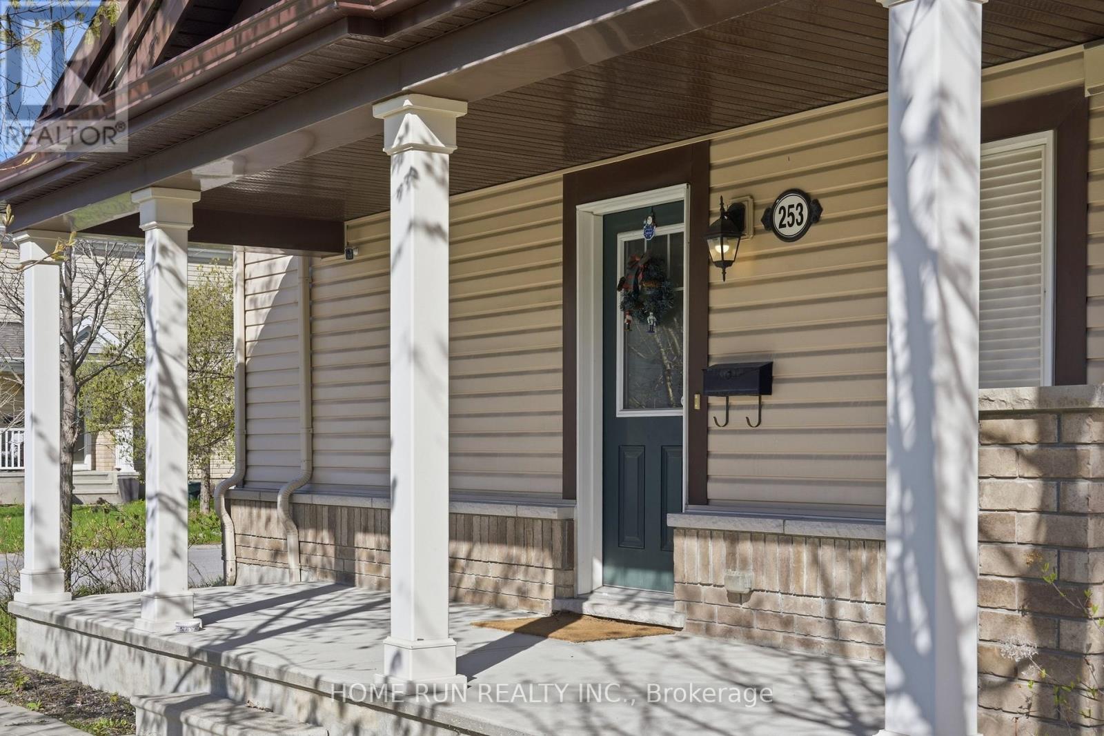 253 Cayman Road, Ottawa, Ontario  K2S 0N7 - Photo 2 - X13126820