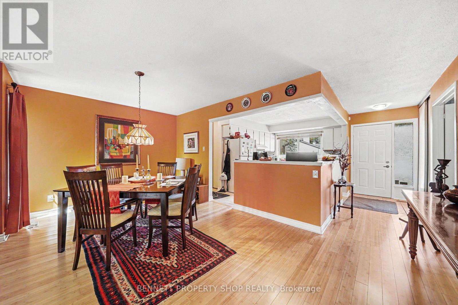 12 Laurel Valley Court, Ottawa, Ontario  K2S 1B9 - Photo 6 - X13127036