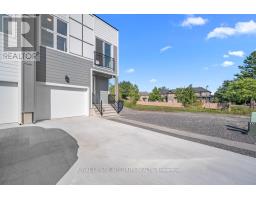 875 A&B CONTOUR STREET, Ottawa, Ontario