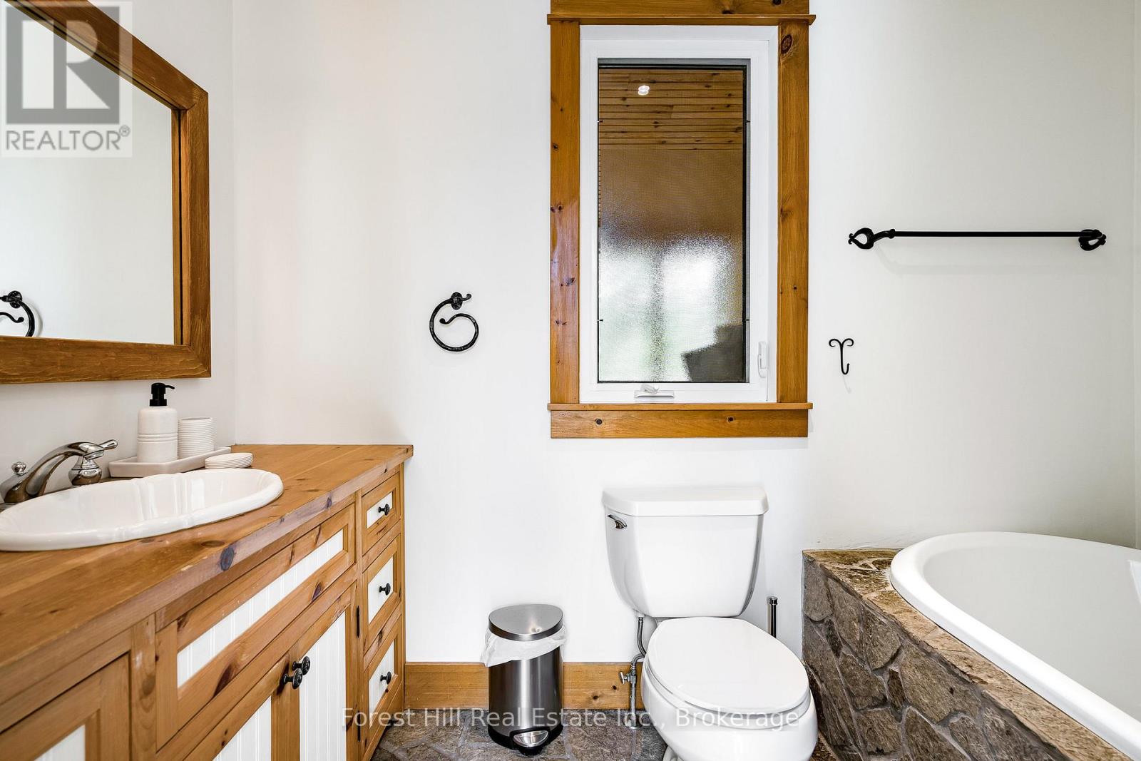 246 Northmount Crescent, Blue Mountains, Ontario  L9Y 0R6 - Photo 18 - X13126688