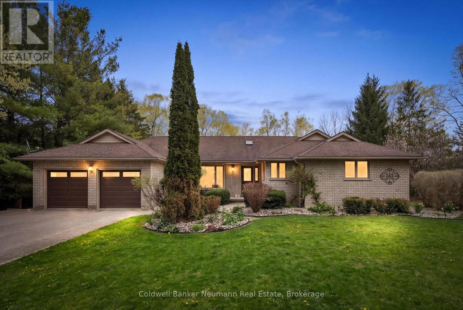 25 RIVERVIEW DRIVE, Centre Wellington, Ontario