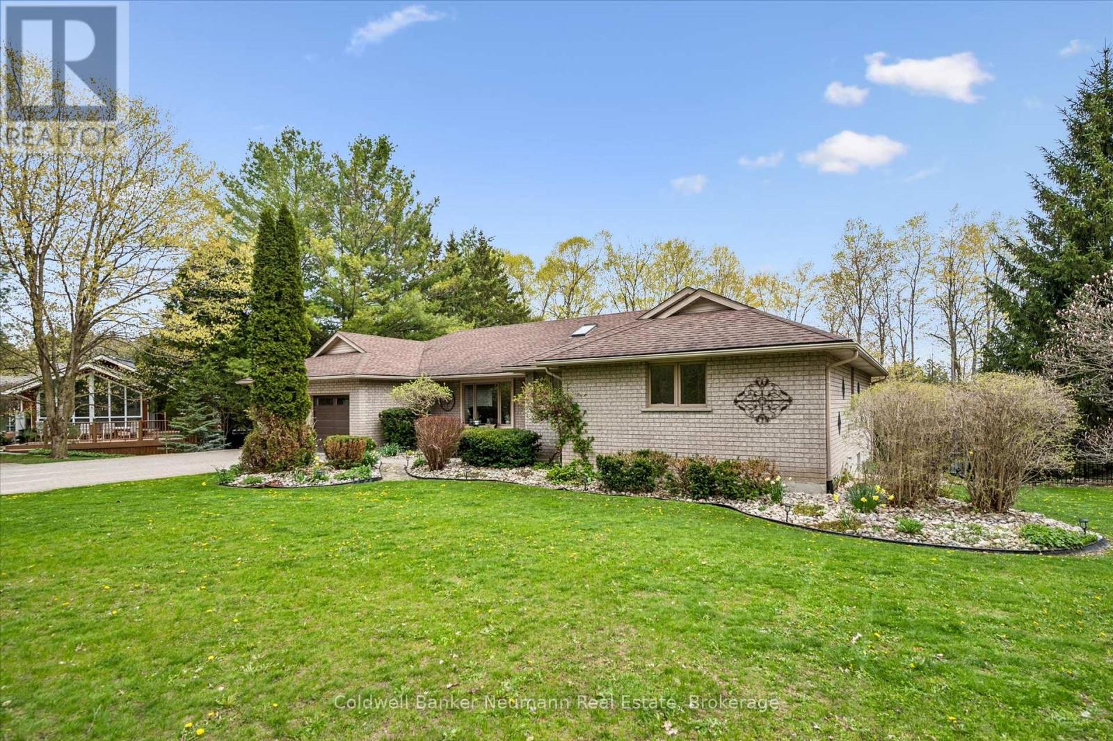 25 Riverview Drive, Centre Wellington, Ontario  N0B 1S0 - Photo 4 - X13126806