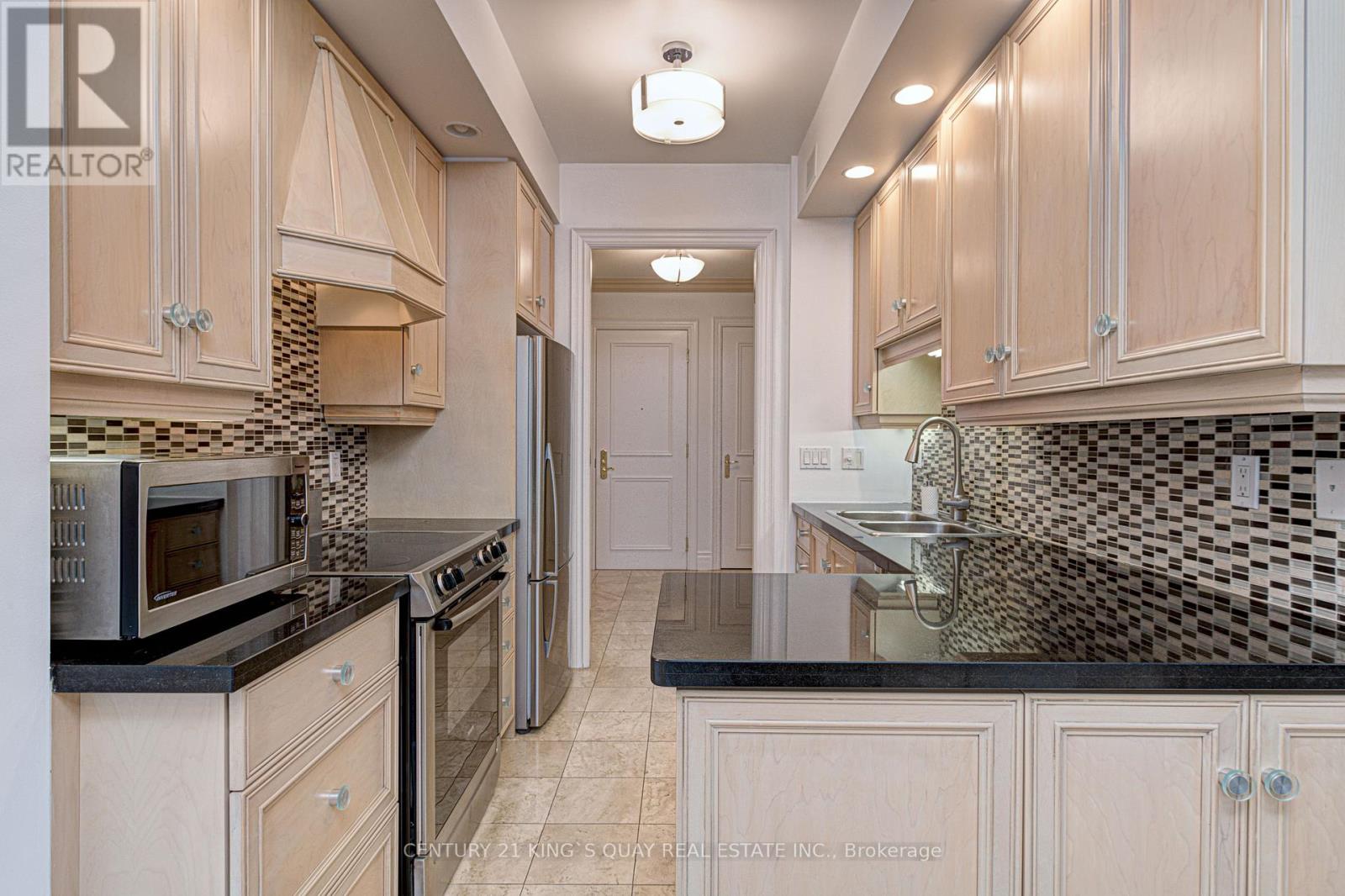 206 - 10 Old York Mills Road, Toronto, Ontario  M2P 2G6 - Photo 13 - C13126756