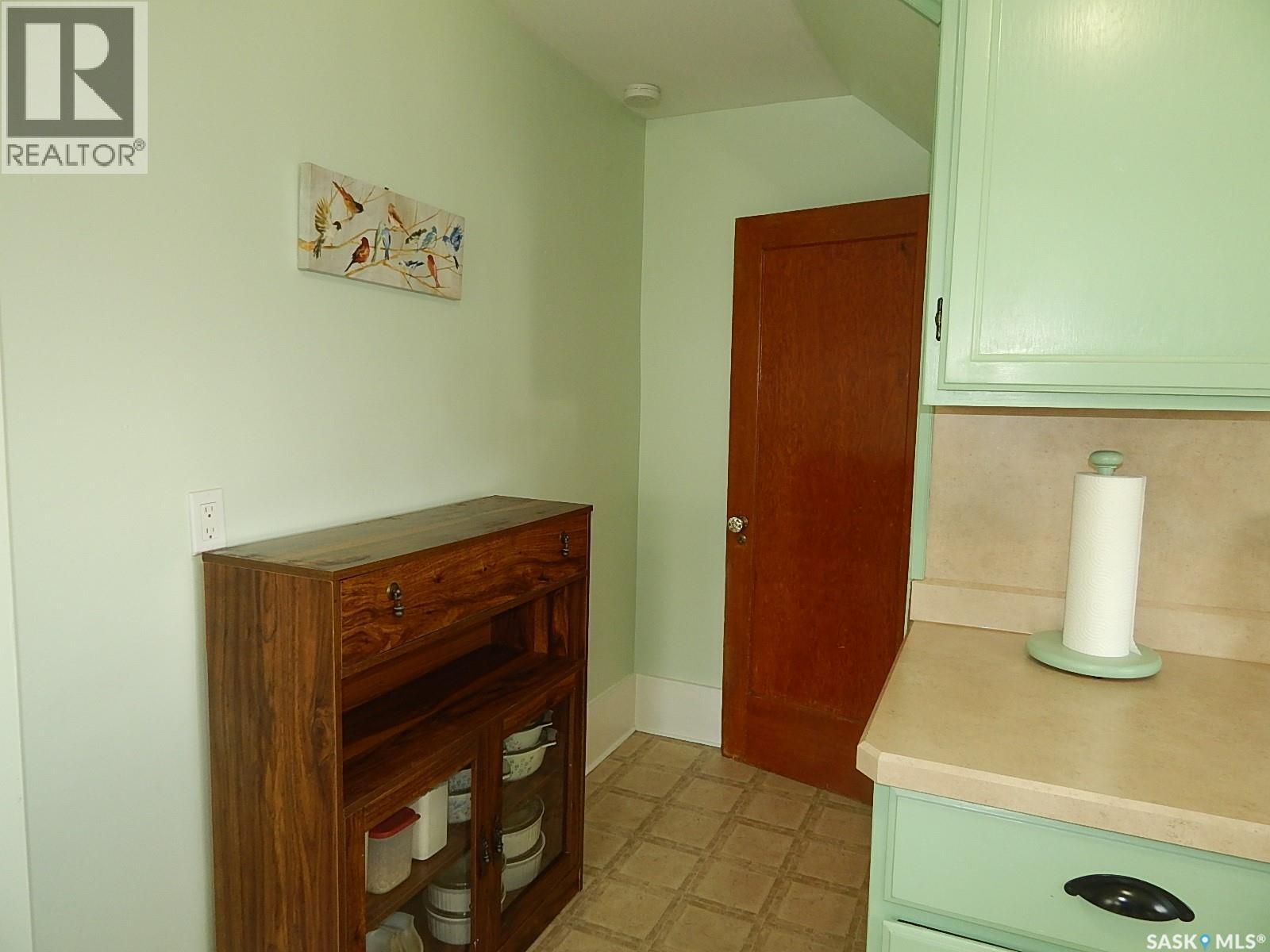 300 4th Avenue E, Assiniboia, Saskatchewan  S0H 0B0 - Photo 18 - SK035834