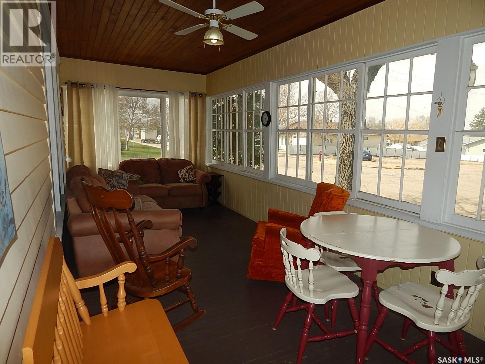 300 4th Avenue E, Assiniboia, Saskatchewan  S0H 0B0 - Photo 25 - SK035834