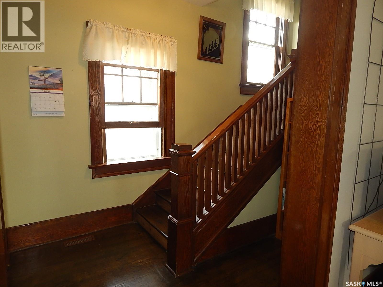 300 4th Avenue E, Assiniboia, Saskatchewan  S0H 0B0 - Photo 27 - SK035834