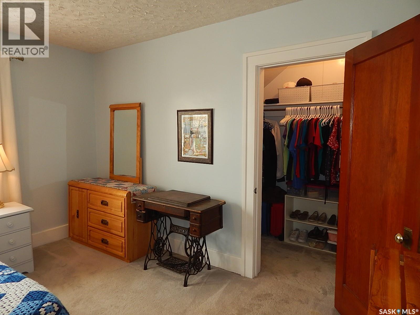 300 4th Avenue E, Assiniboia, Saskatchewan  S0H 0B0 - Photo 28 - SK035834