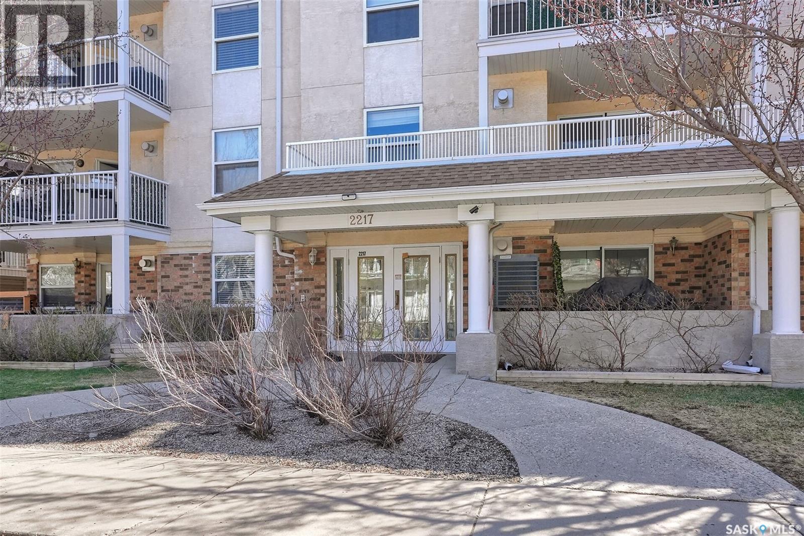 302 2217 Angus Street, Regina, Saskatchewan  S4T 2A3 - Photo 2 - SK035756