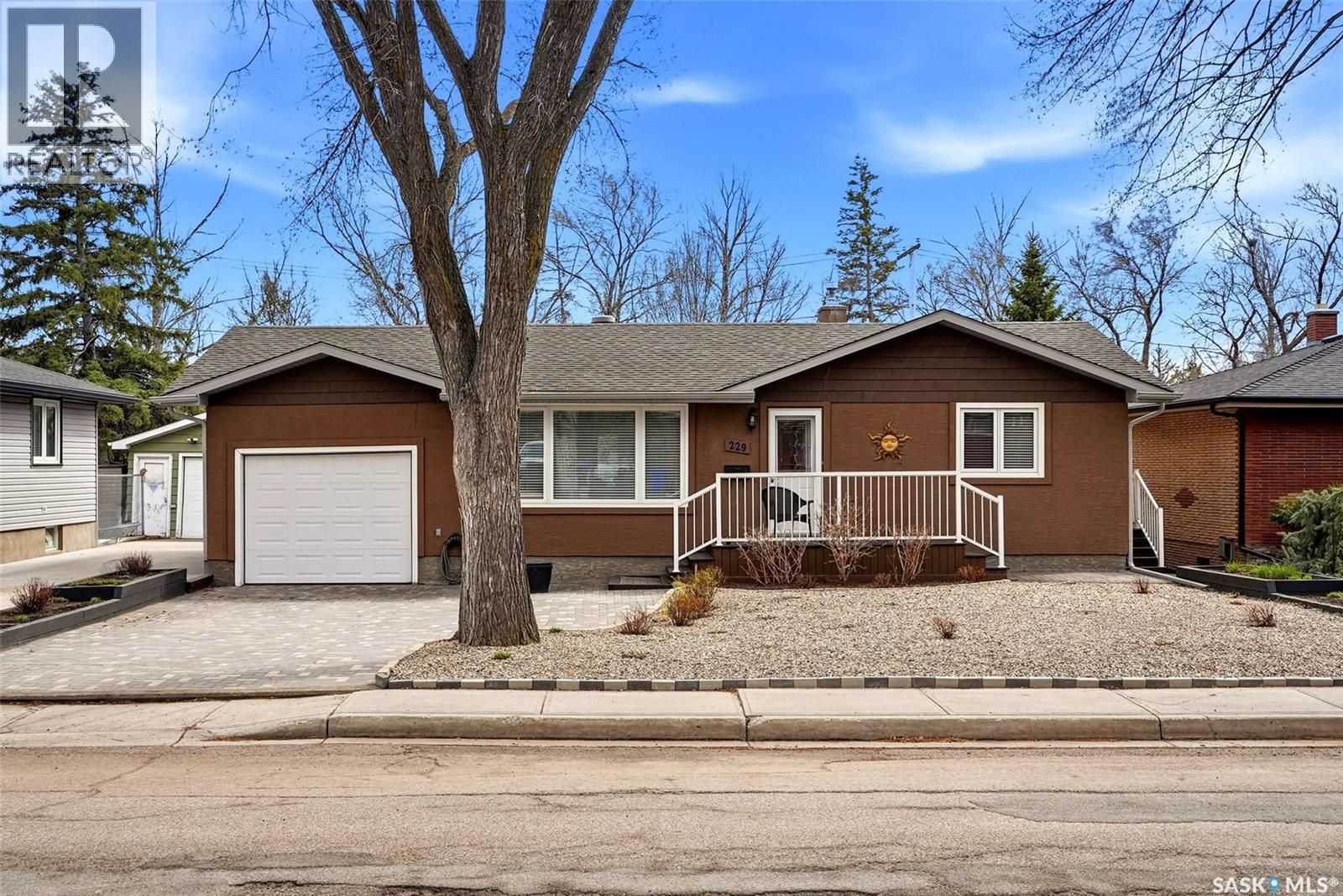 229 20th Avenue E, Regina, Saskatchewan  S4N 1J5 - Photo 1 - SK035722