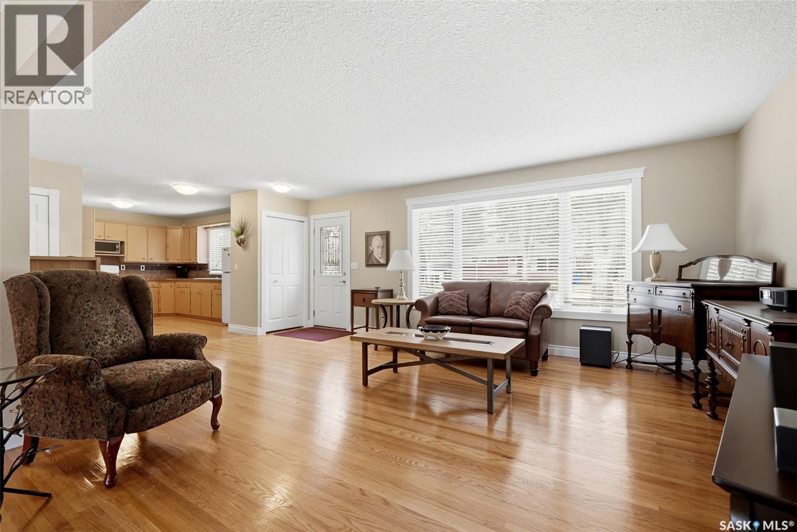 229 20th Avenue E, Regina, Saskatchewan  S4N 1J5 - Photo 4 - SK035722