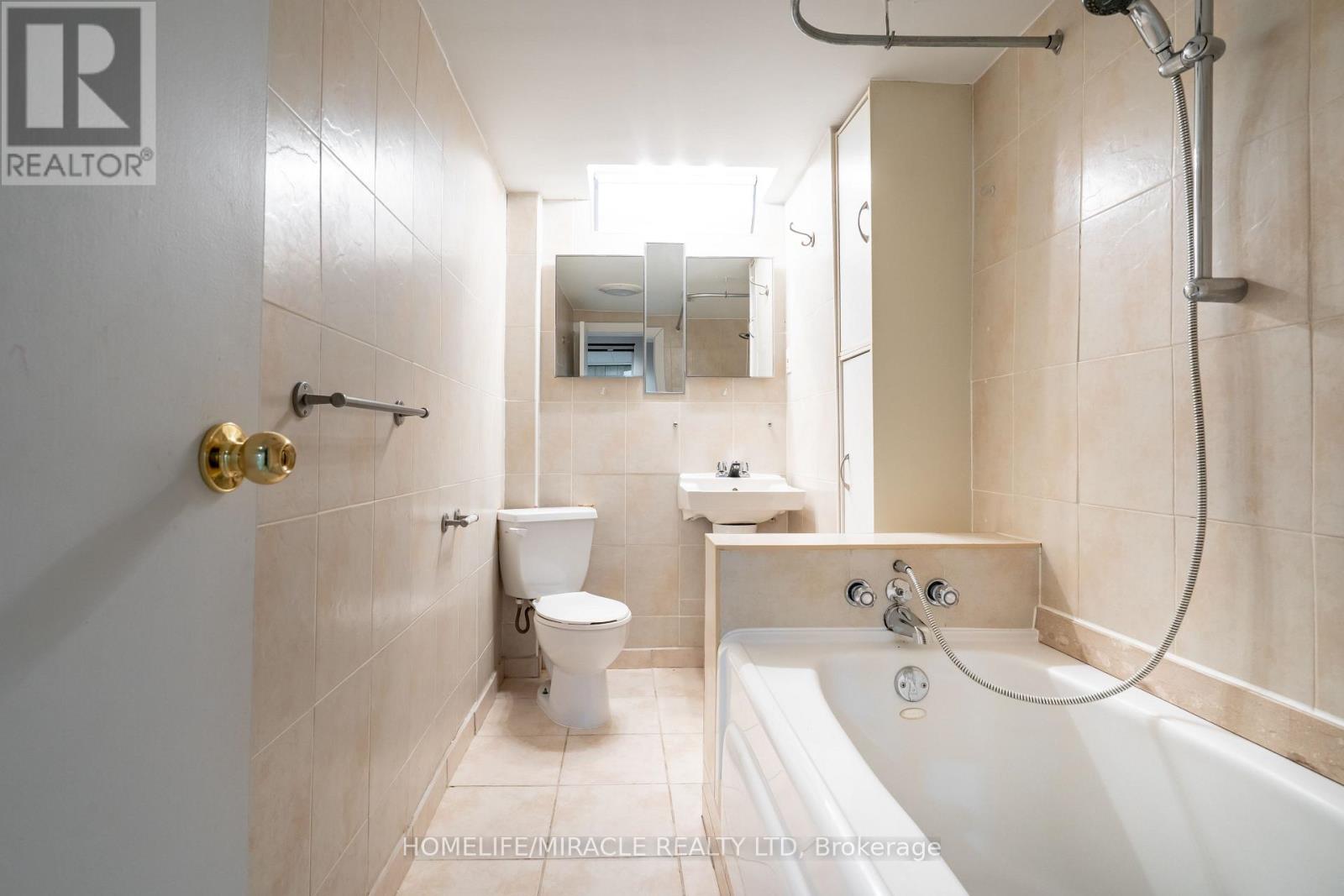 37 Banner Crescent, Ajax, Ontario  L1S 3S8 - Photo 28 - E13126720