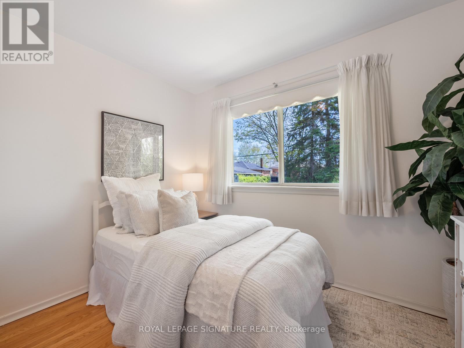 25 Stavely Avenue, Toronto, Ontario  M1K 4P2 - Photo 13 - E13126728