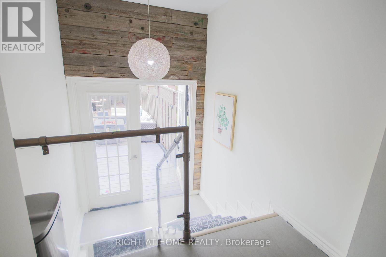 44 Rhodes Avenue, Toronto, Ontario  M4L 2Z9 - Photo 12 - E13126964