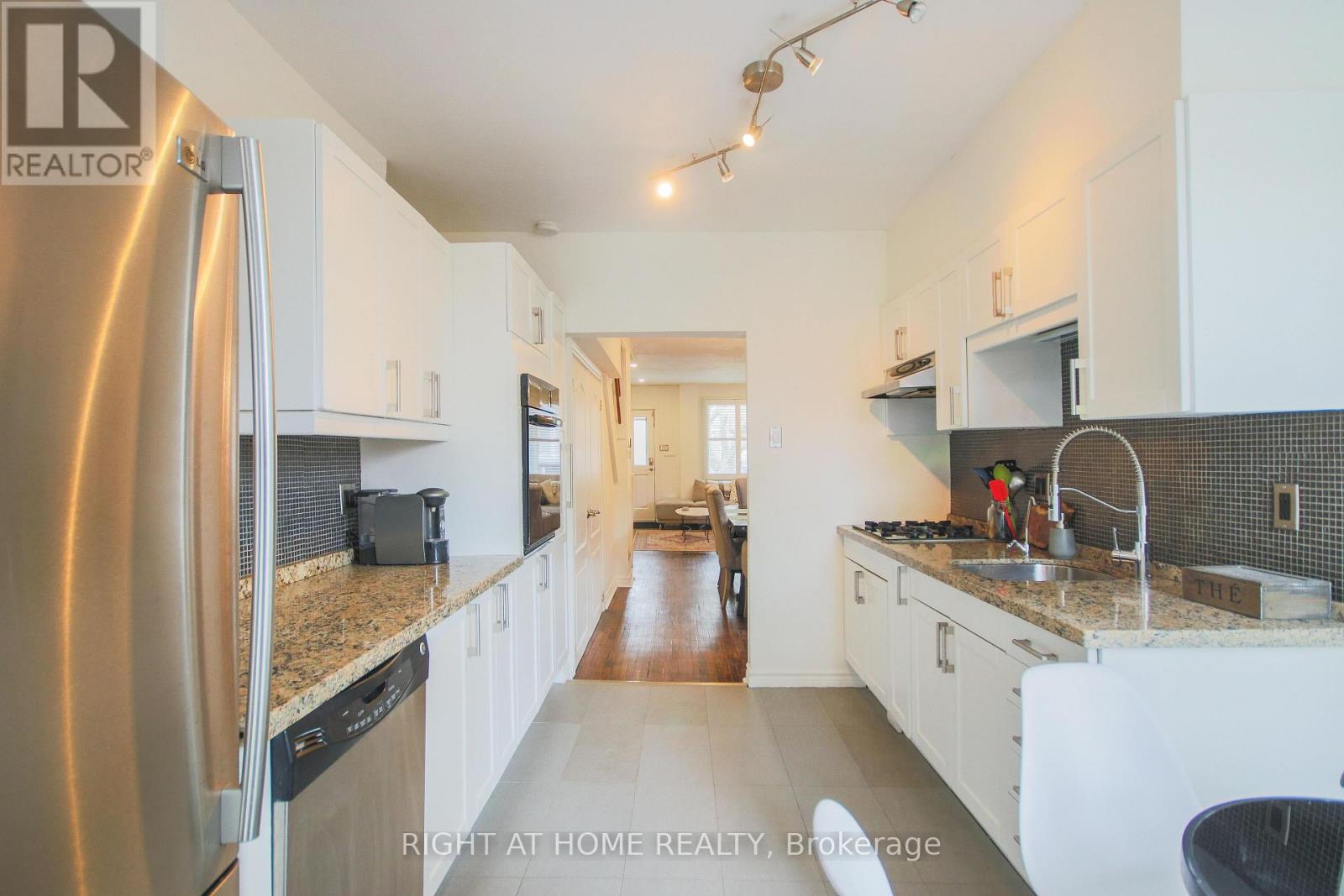44 Rhodes Avenue, Toronto, Ontario  M4L 2Z9 - Photo 22 - E13126964