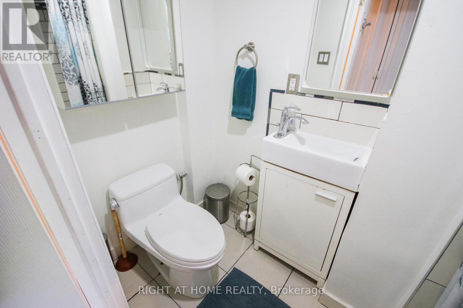 44 Rhodes Avenue, Toronto, Ontario  M4L 2Z9 - Photo 29 - E13126964