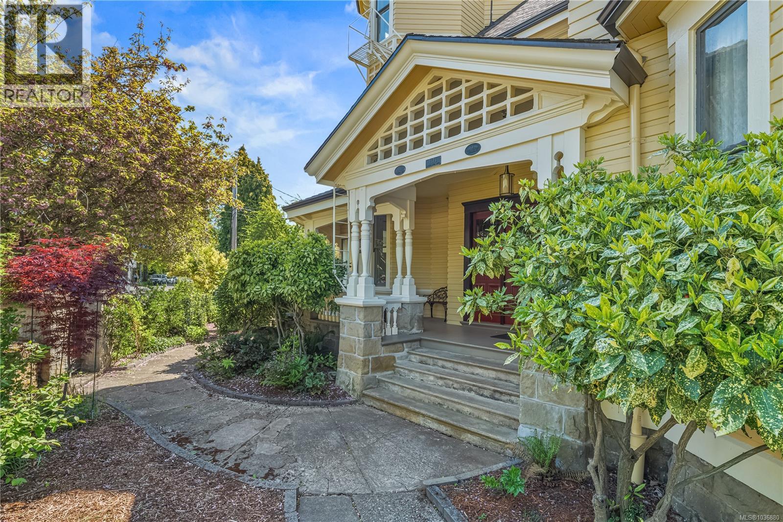 1171 Rockland Ave, Victoria, British Columbia  V8V 3H8 - Photo 4 - 1036880