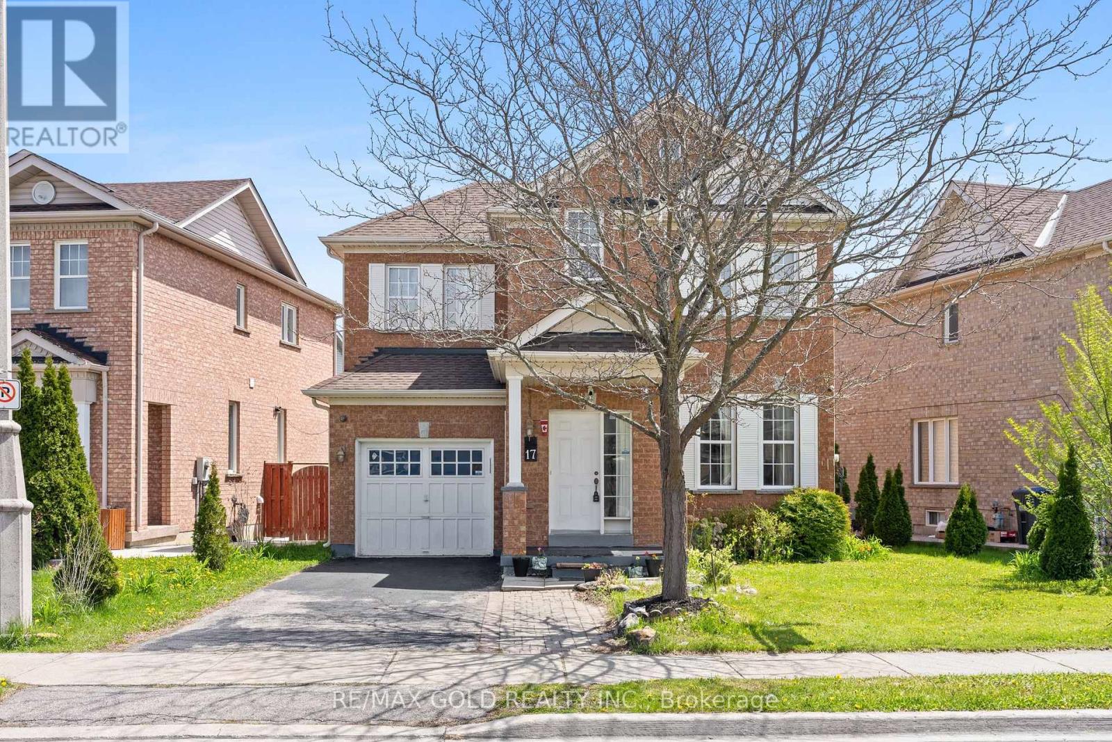17 Calderstone Road, Brampton, Ontario  L6P 2A4 - Photo 2 - W13123064