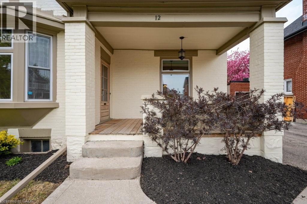 12 Clarence Place, Kitchener, Ontario  N2H 2L2 - Photo 4 - 40826789