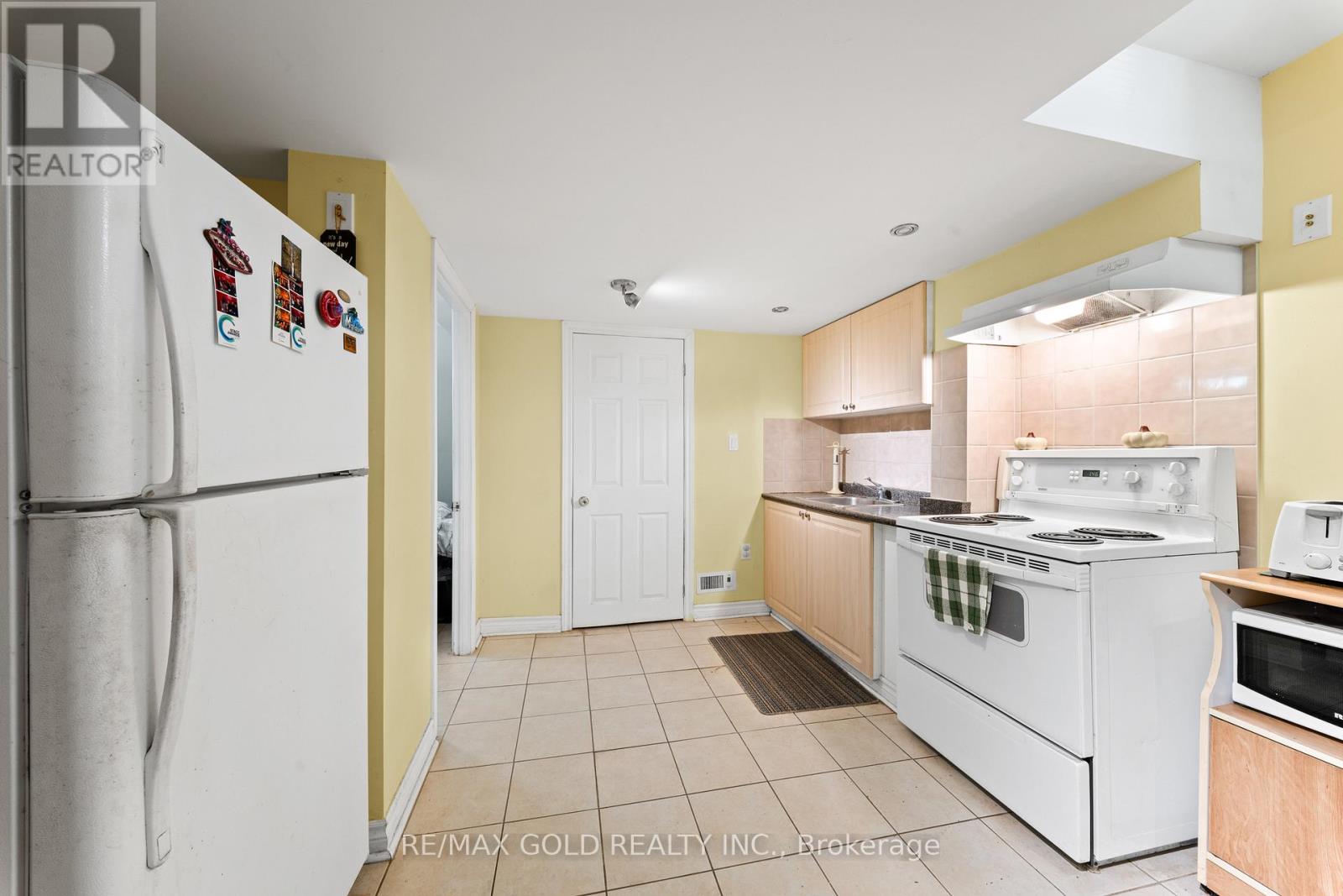 17 Calderstone Road, Brampton, Ontario  L6P 2A4 - Photo 36 - W13123064