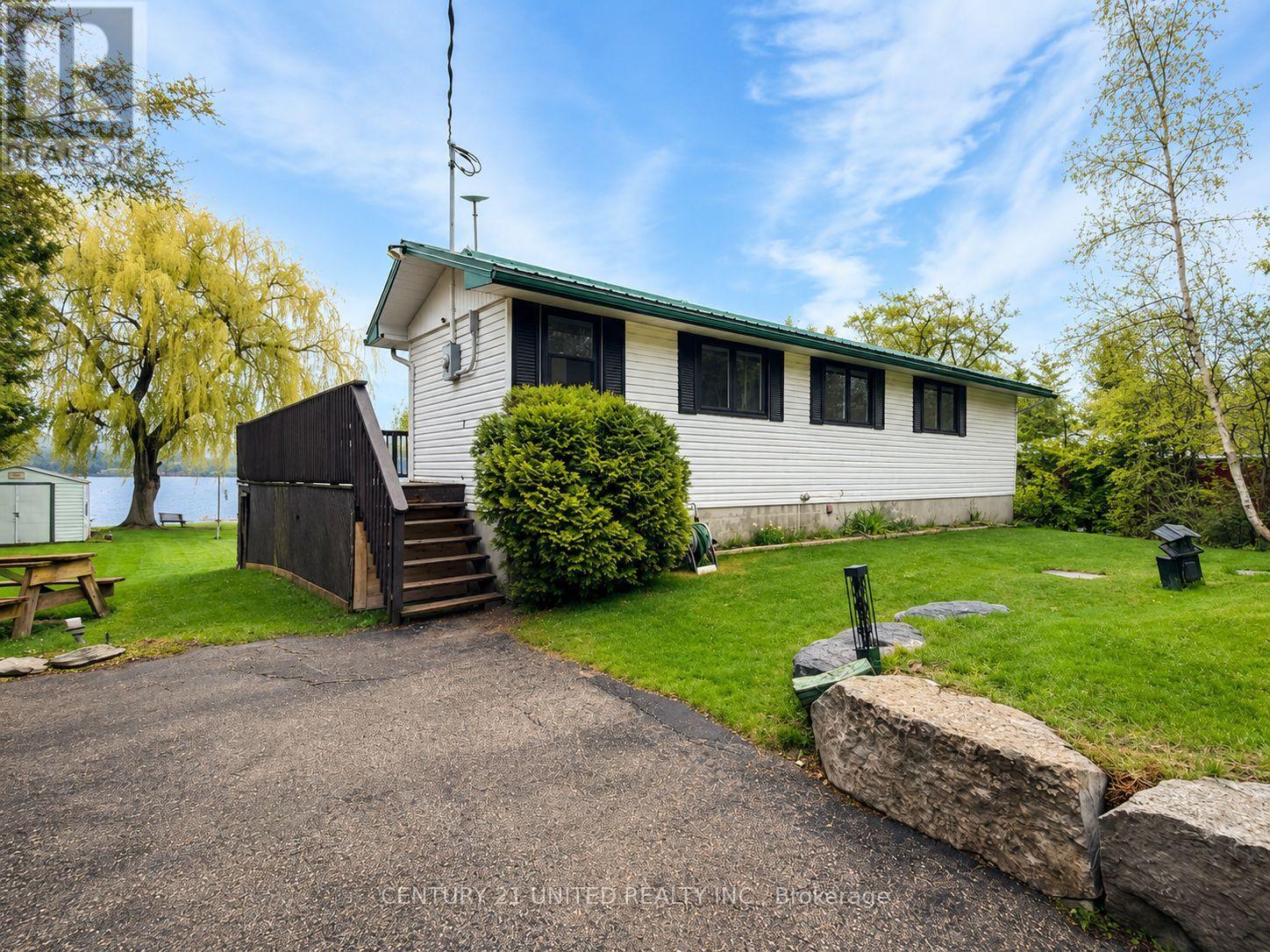 16 Evergreen Street, Kawartha Lakes, Ontario  K0L 2W0 - Photo 2 - X13126754
