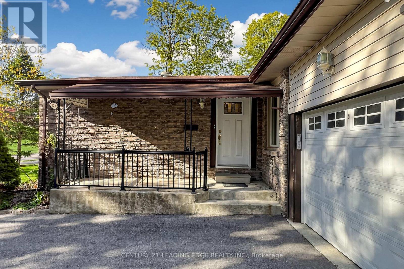 323 Waratah Avenue, Newmarket, Ontario  L3Y 5J3 - Photo 3 - N13126704