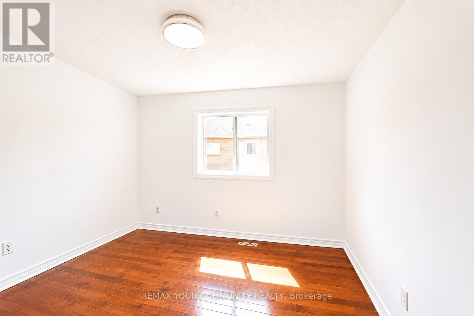 69 Gail Parks Crescent, Newmarket, Ontario  L3X 3B9 - Photo 13 - N13126708