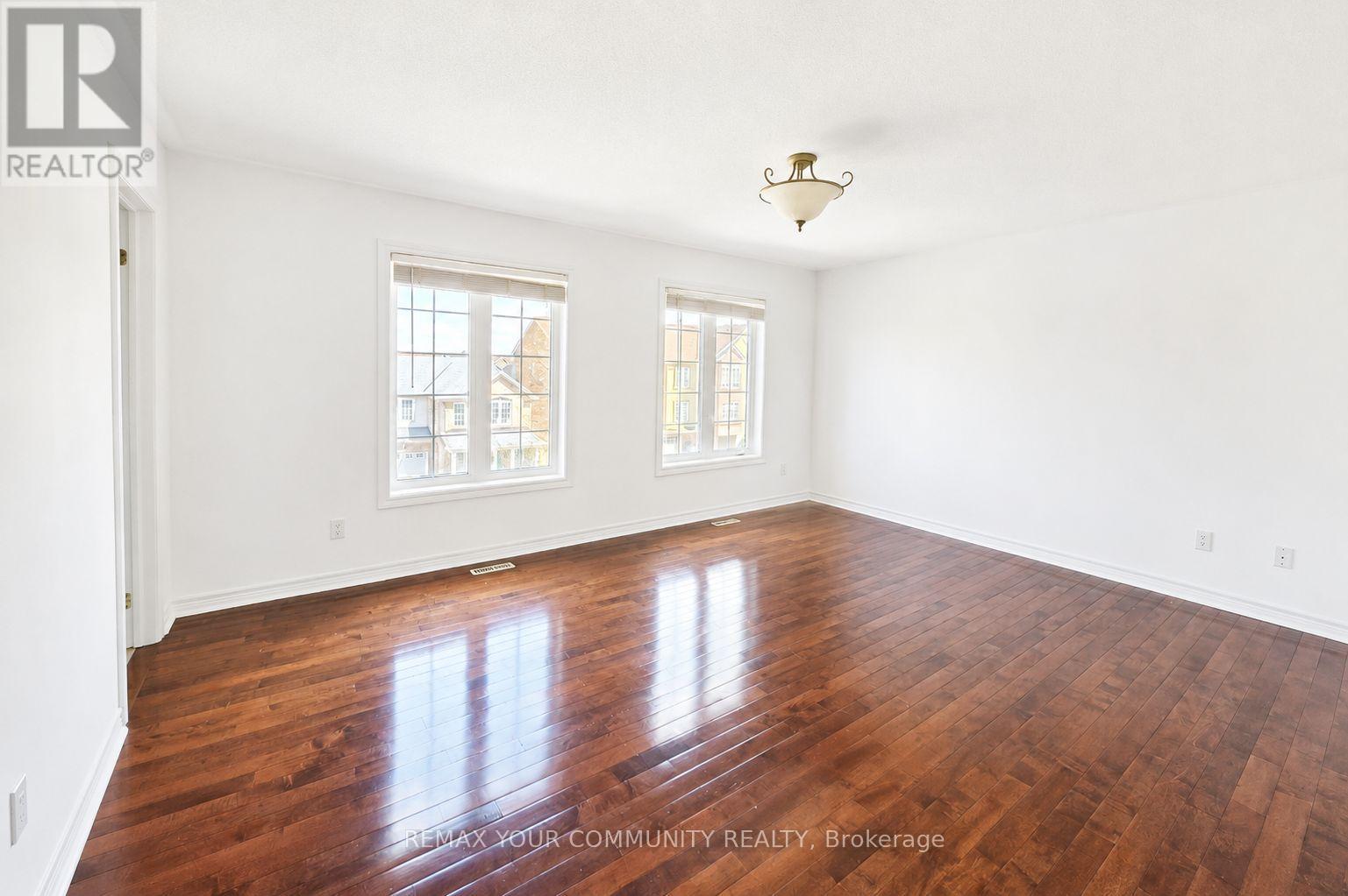 69 Gail Parks Crescent, Newmarket, Ontario  L3X 3B9 - Photo 9 - N13126708
