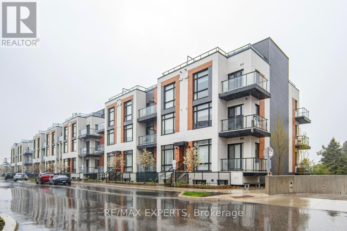 307 - 6 STECKLEY HOUSE LANE