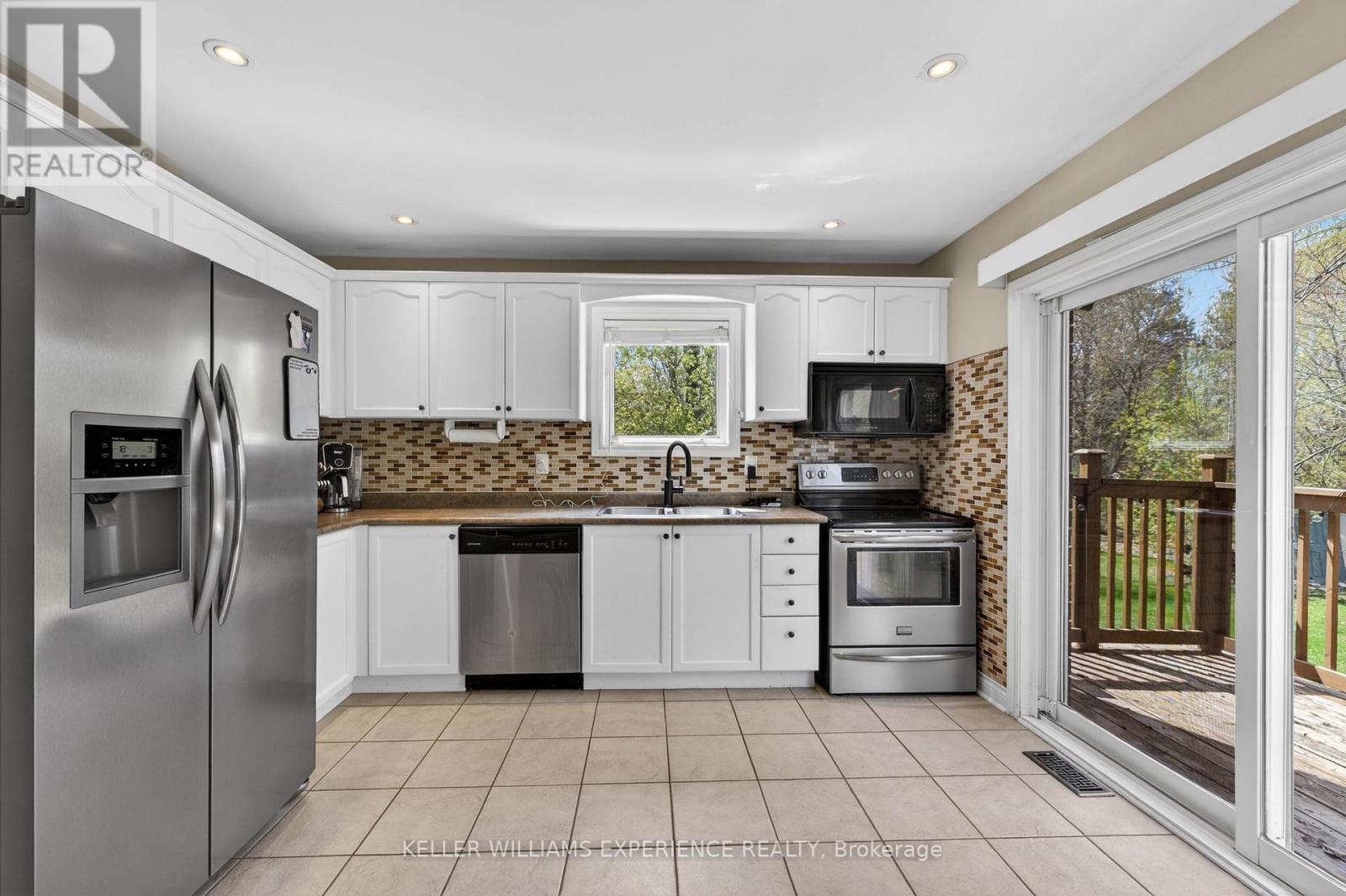 23 Burbank Circle, Adjala-Tosorontio (Everett), Ontario  L0M 1J0 - Photo 9 - N13126956