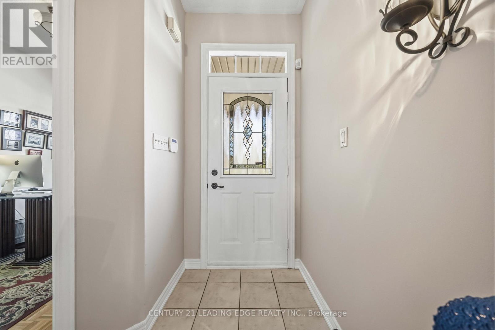156 Landsdown Crescent, Markham, Ontario  L6E 1M5 - Photo 3 - N13127092