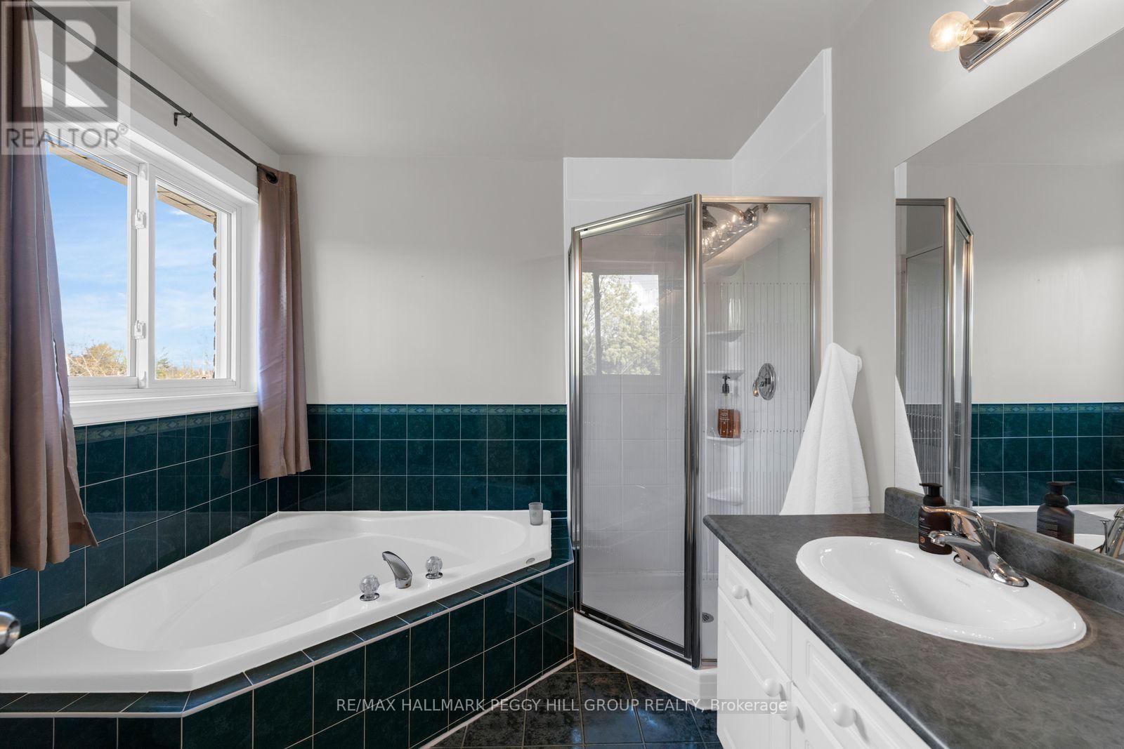 168 Wildwood Trail, Barrie (Ardagh), Ontario  L4N 9Y6 - Photo 8 - S13126656
