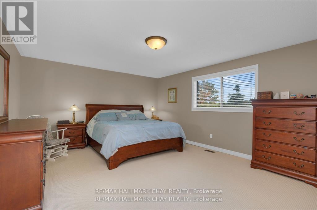 82 Bishop Drive, Barrie (Ardagh), Ontario  L4N 7P4 - Photo 20 - S13126668